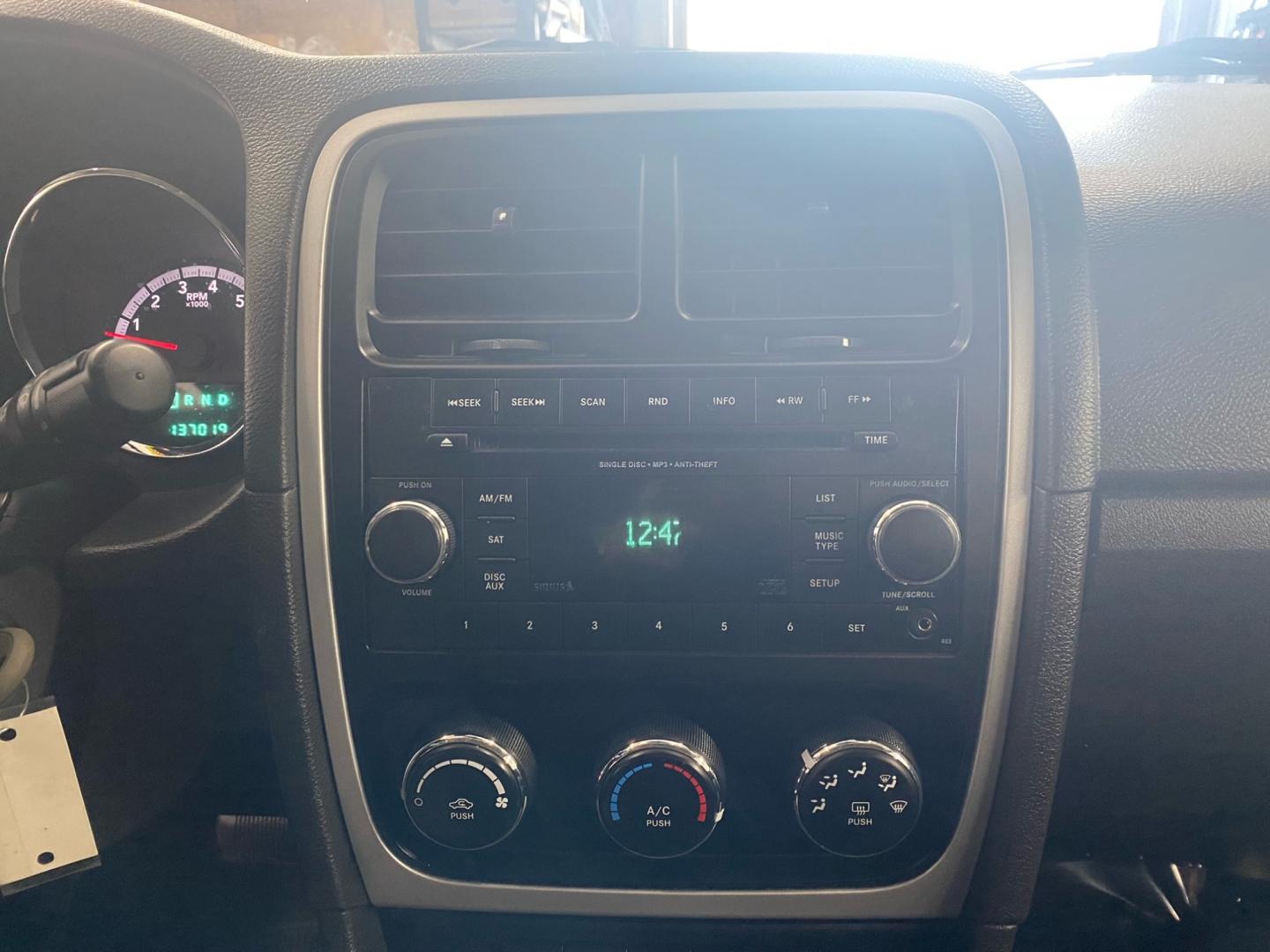 2012 SILVER /Gray Dodge Caliber (1C3CDWDA4CD) , located at 533 S West End Blvd., Quakertown, PA, 18951, (877) 257-4995, 40.343994, -75.303604 - INCLUDED IN THE SALE PRICE OF EVERY VEHICLE: 48 Hour Money Back Guarantee 6 Month - 6,000 Mile Warranty Brand New PA State Inspection & Emission $10 Oil Changes for the Life of the Loan Complete CARFAX - Photo#7
